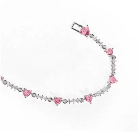 “Mira” Heart Clasp Bracelet